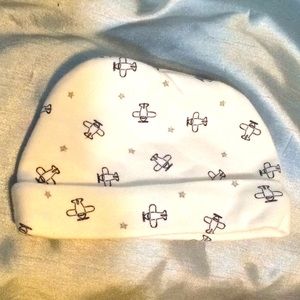 🐬 100% cotton newborn/infant cap w/black airplanes ✈️